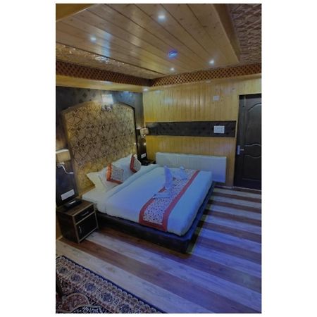 Hotel Shanu Premium Gulmarg Esterno foto