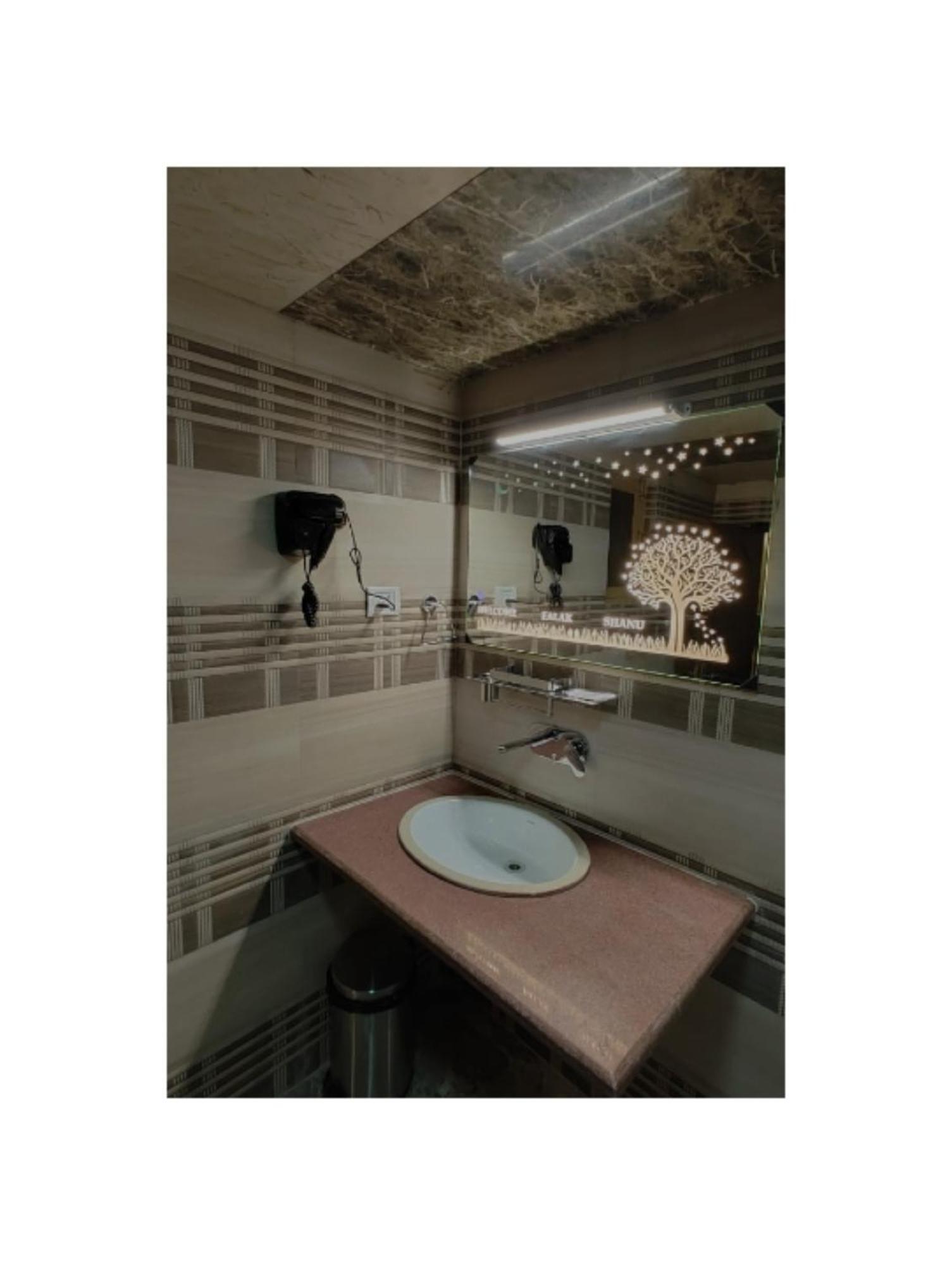 Hotel Shanu Premium Gulmarg Esterno foto